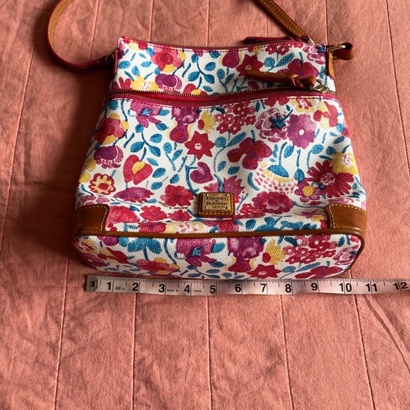 Dooney & Bourke Marabelle Crossbody Bag Pink White Floral Leather Medium Size - Picture 6 of 11